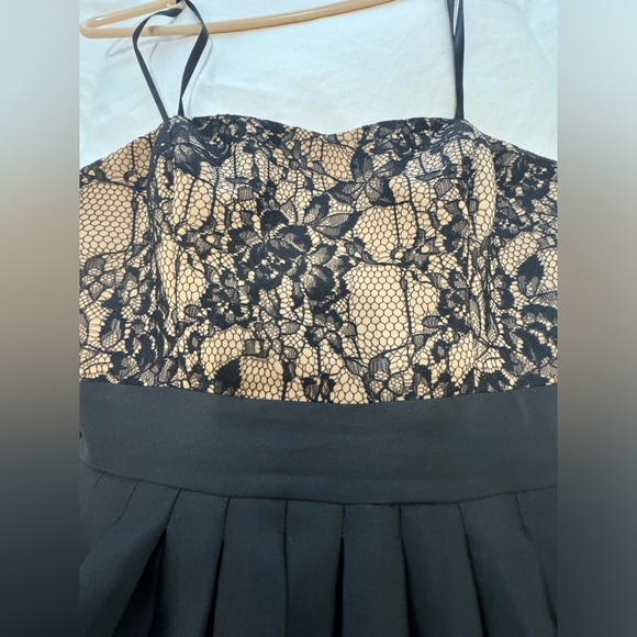 Dress - Picture 4 of 5